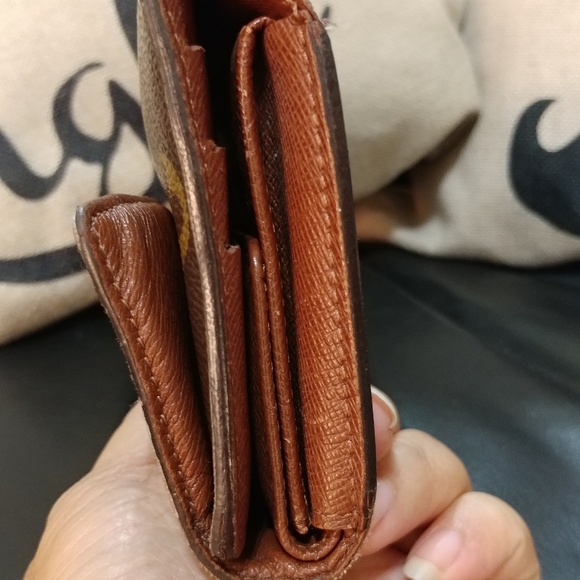 Louis Vuitton Wallet - Picture 2 of 8